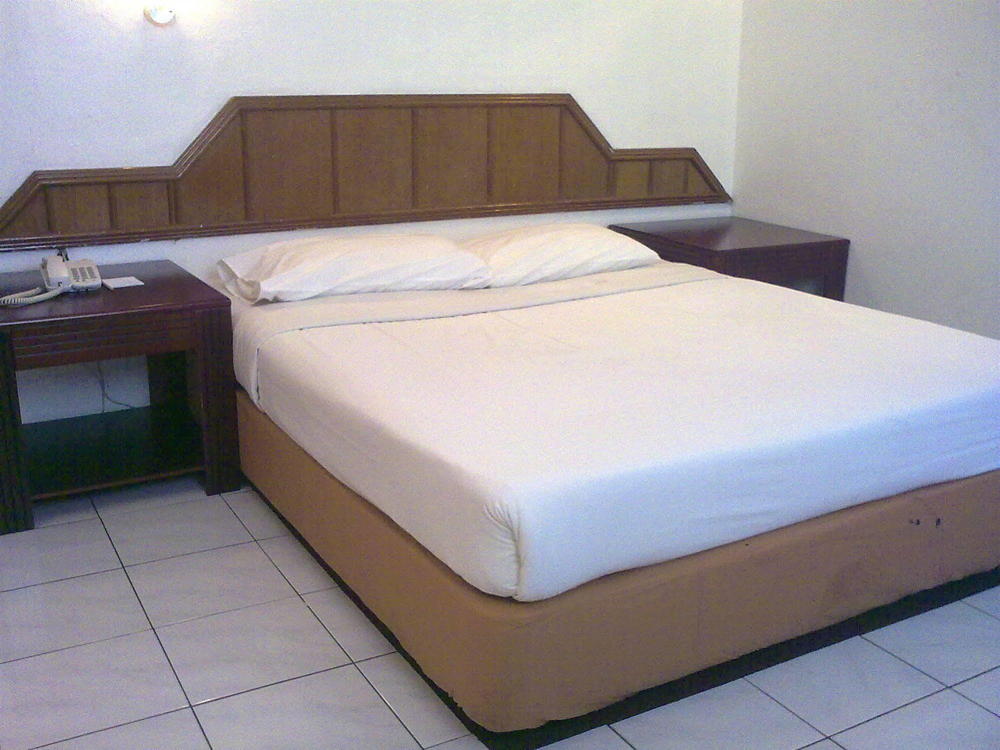 Palace Inn Miri Eksteriør bilde